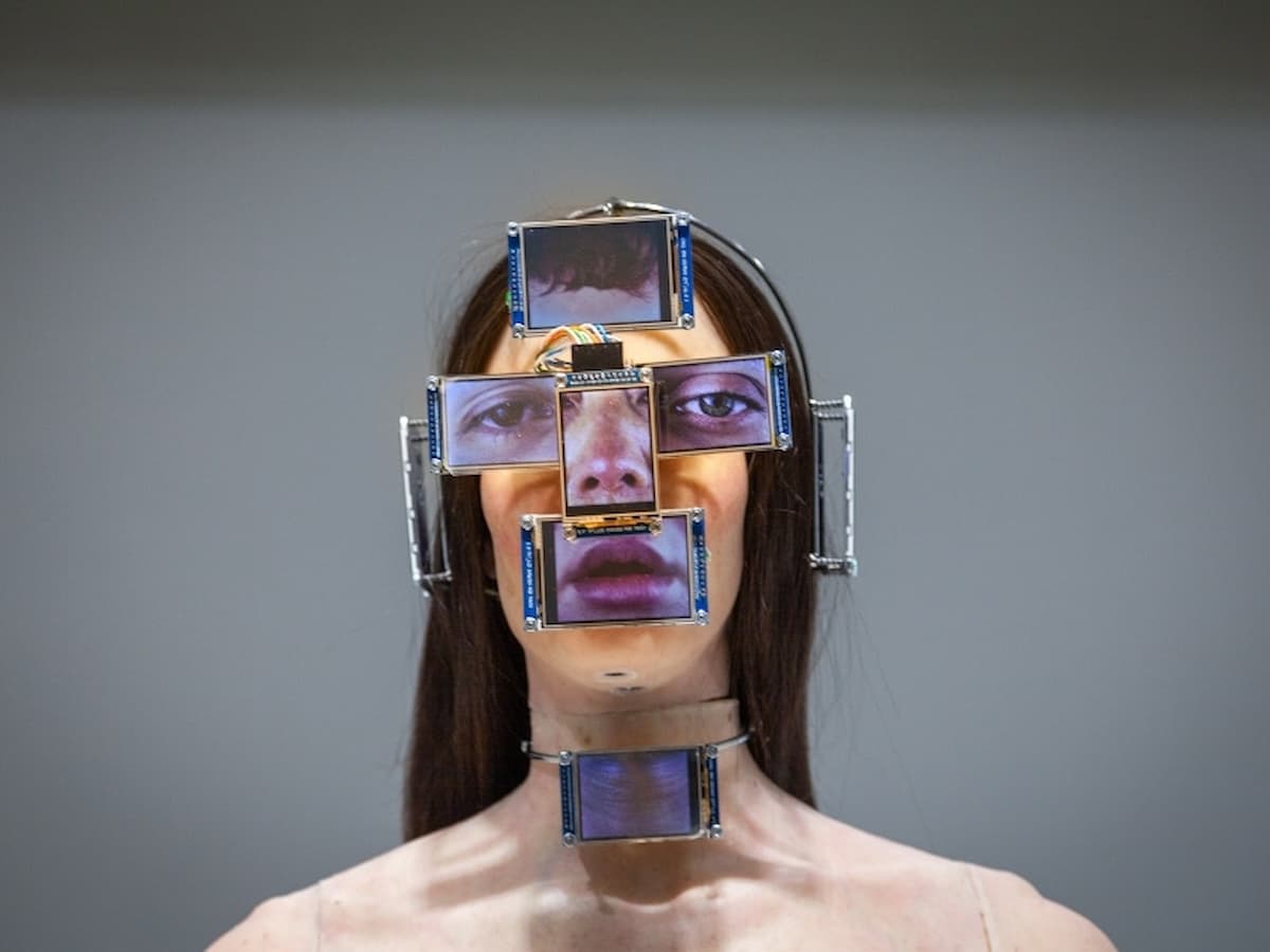 Cuerpo, identidad y tecnología protagonizan Píxel, la nueva exposición de Filip Custic
