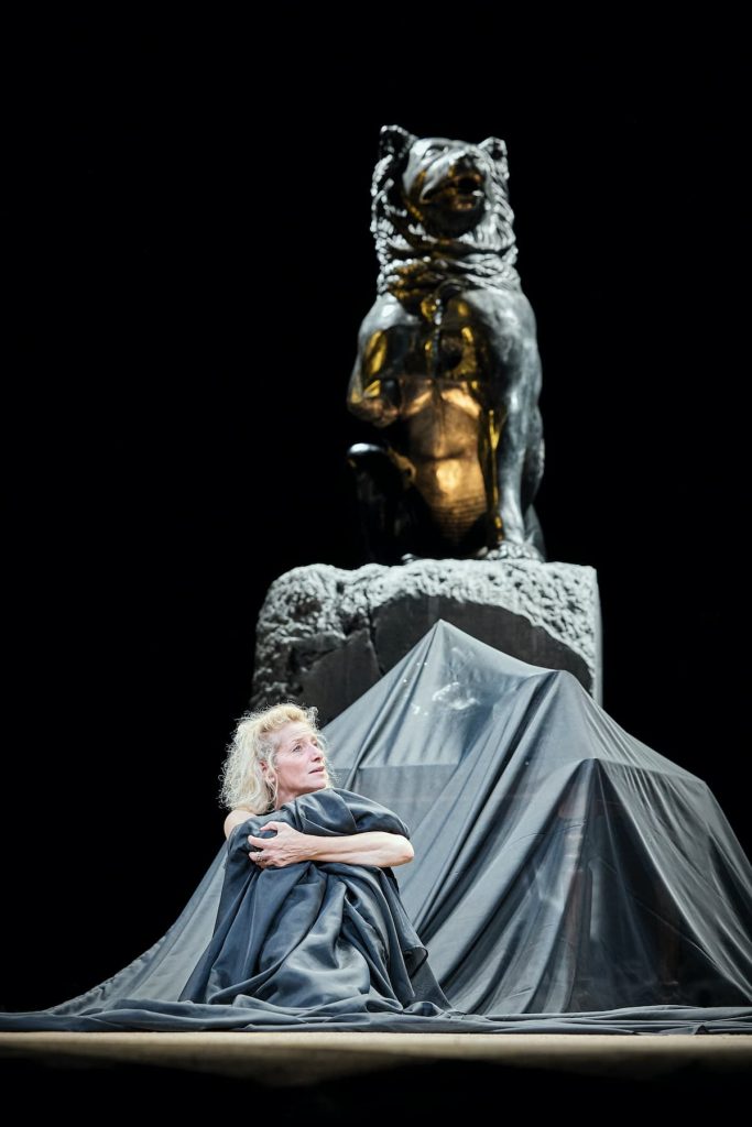 Hécube, pas Hécube