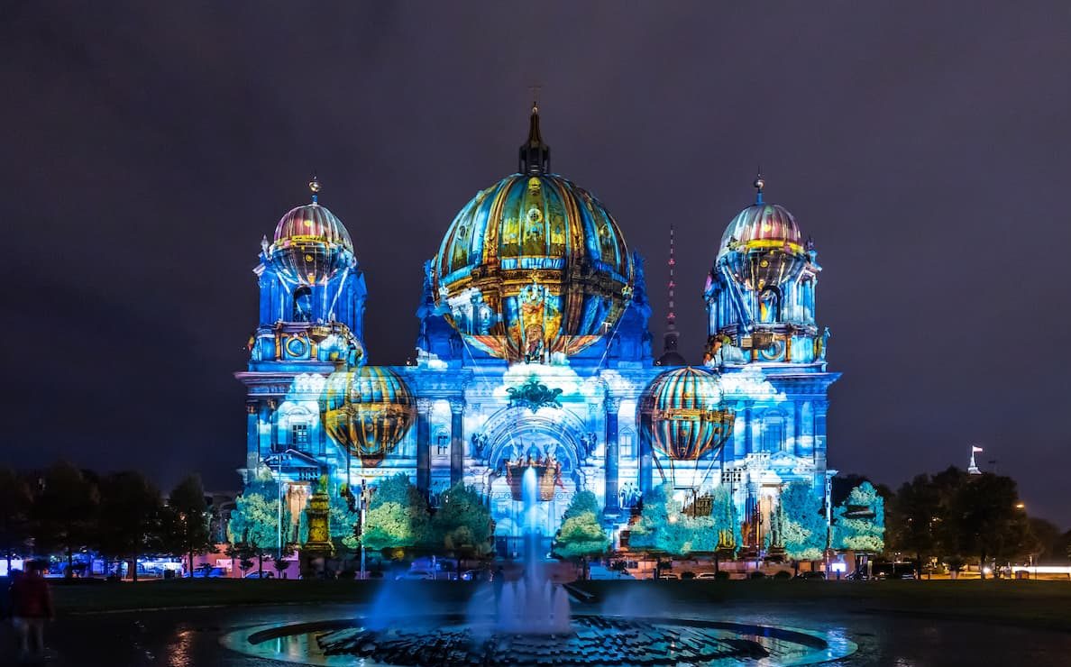 Berlín resplandece con la 21.ª edición del Festival of Lights: música, arte y unidad bajo el lema Let’s Shine Together