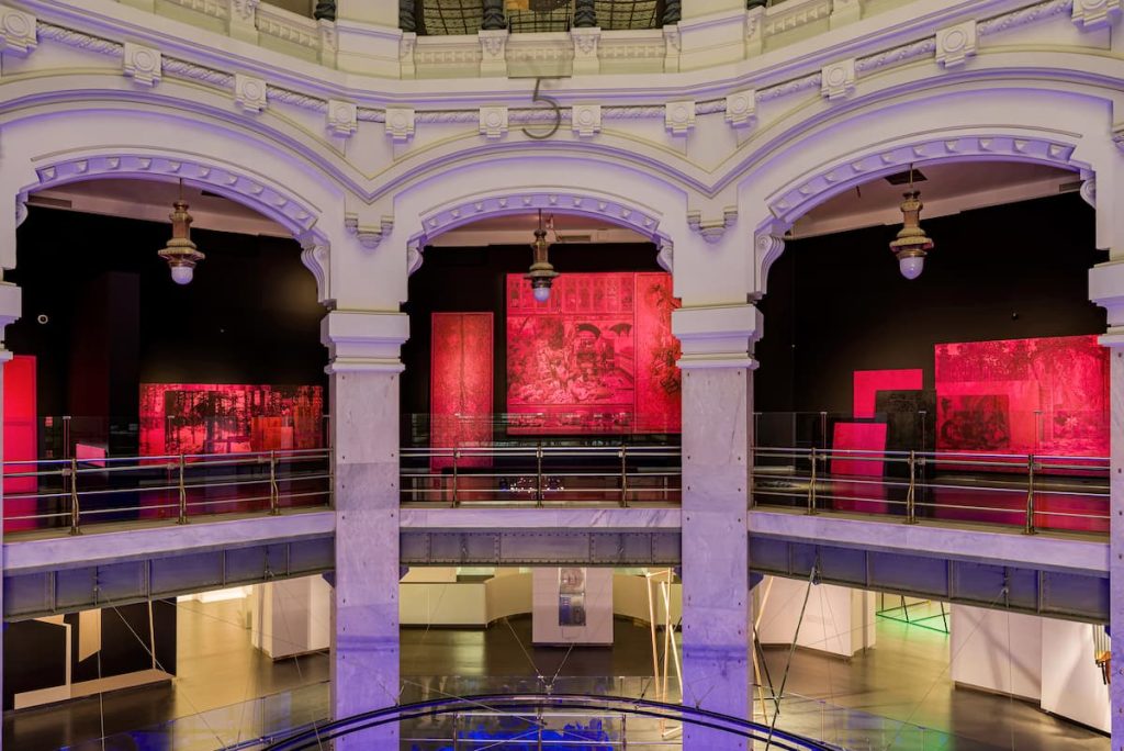 La pintura como refugio: Javier Garcerá transforma el Palacio de Cibeles con “El pico al aire”