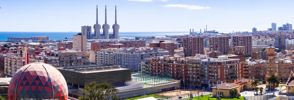 Badalona, el delicioso encanto del mestizaje y la irreverente belleza post industrial