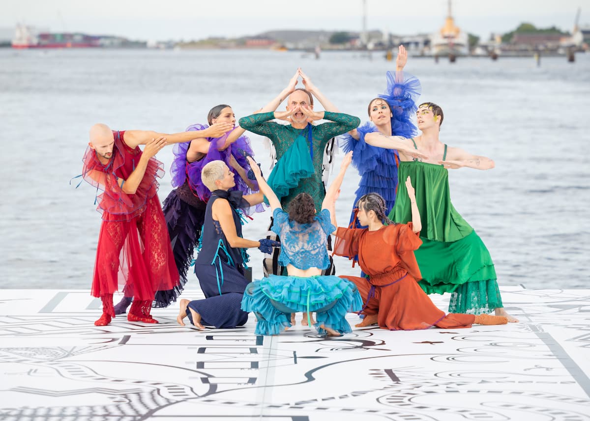 ‘Bloody Moon’ traza un viaje visceral donde la danza celebra vida, deseo y transgresión