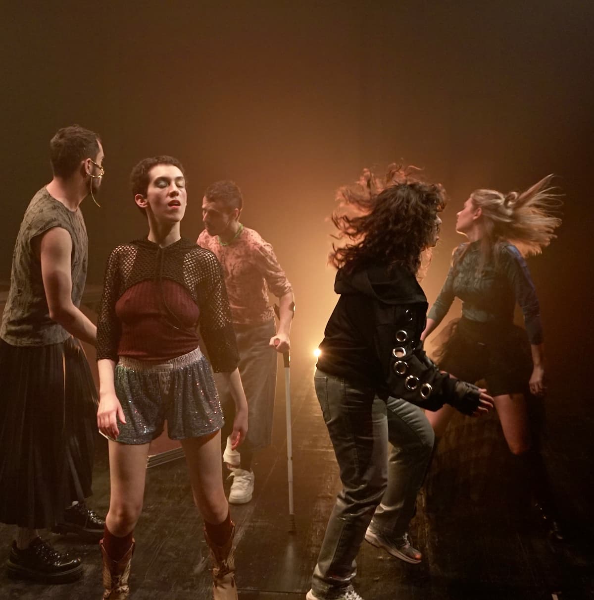 “Ese ruido es un animal”  propone una historia generacional atravesada por la música, la pandemia y el encierro