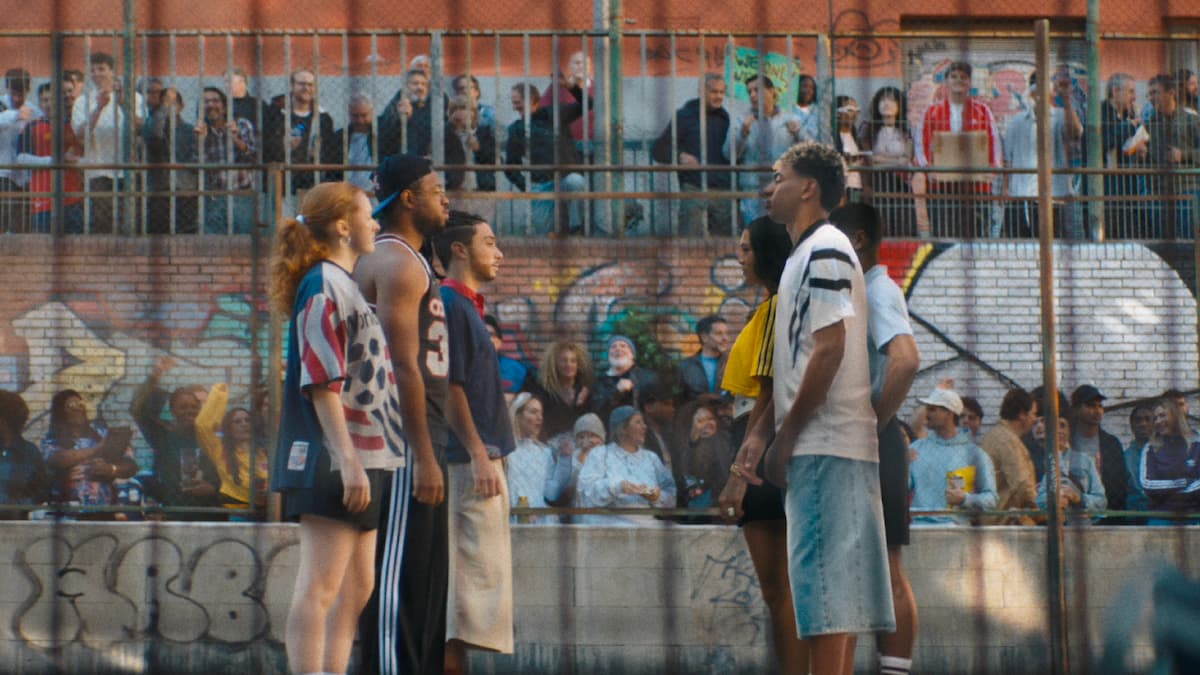 Adidas convierte el fútbol de barrio en épica global con ‘Backyard Legends’
