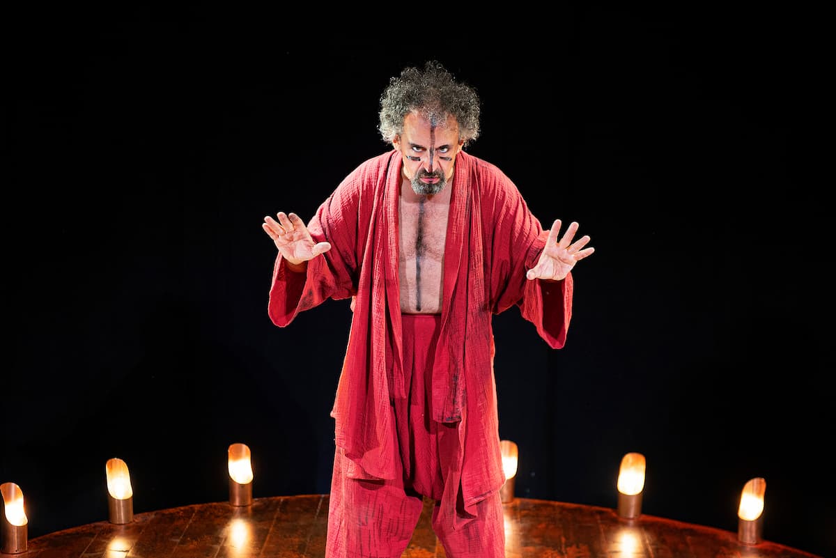 ‘Prometeo, bufón y mártir’ devuelve el mito al territorio del teatro popular